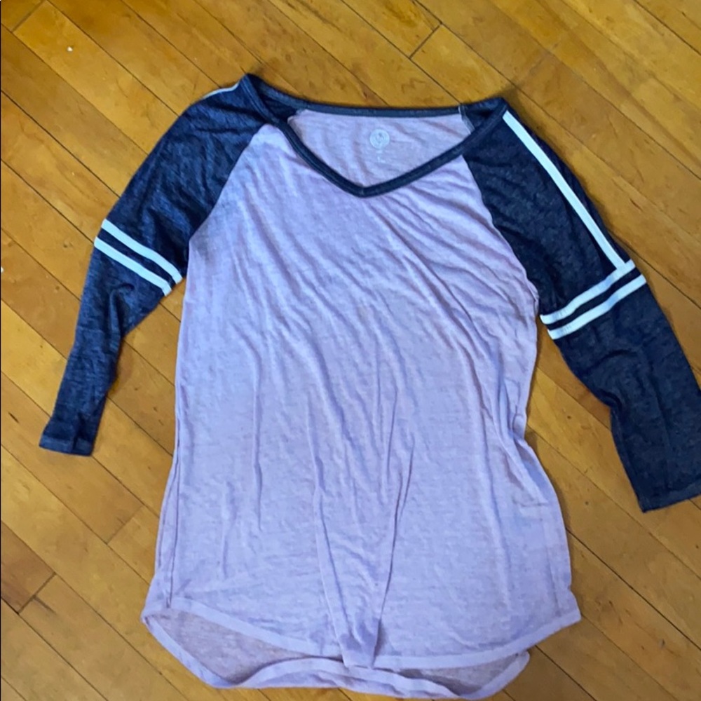 Mid sleeve shirt
